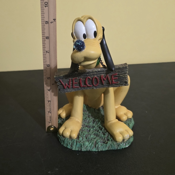 Vintage Disney Pluto Welcome Statue - Yellow and Green - Picture 5 of 5